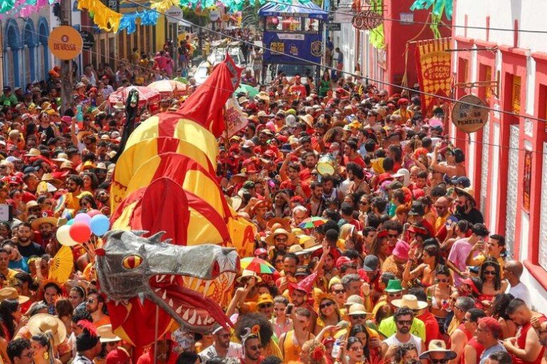 Chegou fevereiro e lá vem mais um carnaval de luta