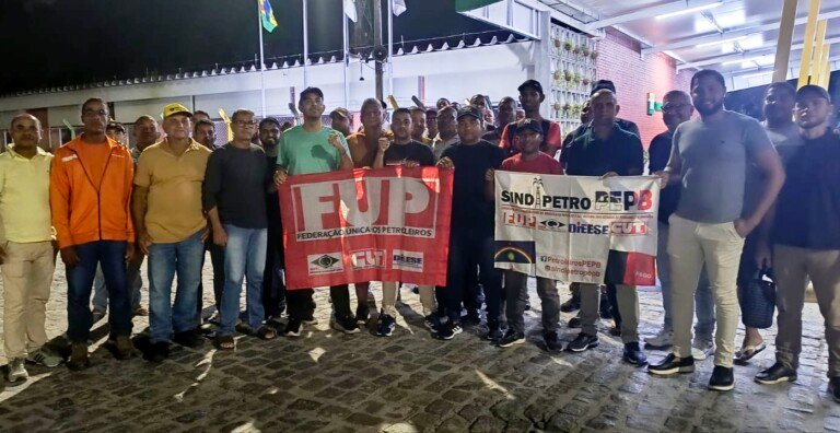 Sindipetro PE/PB faz o pagamento da equipe do Apoio Operacional do TA-Suape