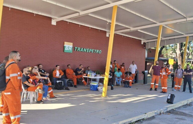 Em todo o Brasil, petroleiros levantam a voz em cobrança à Petrobras