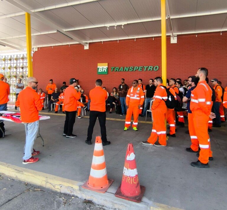 Sindicato inicia processo para alteração de tabela de turno da operação do TA Suape
